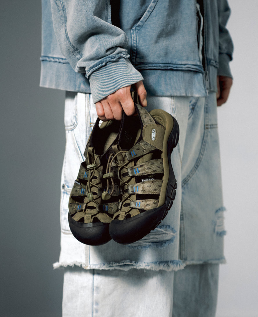 Mens Newport Retro Sandal x Études Studio Etudes Olive