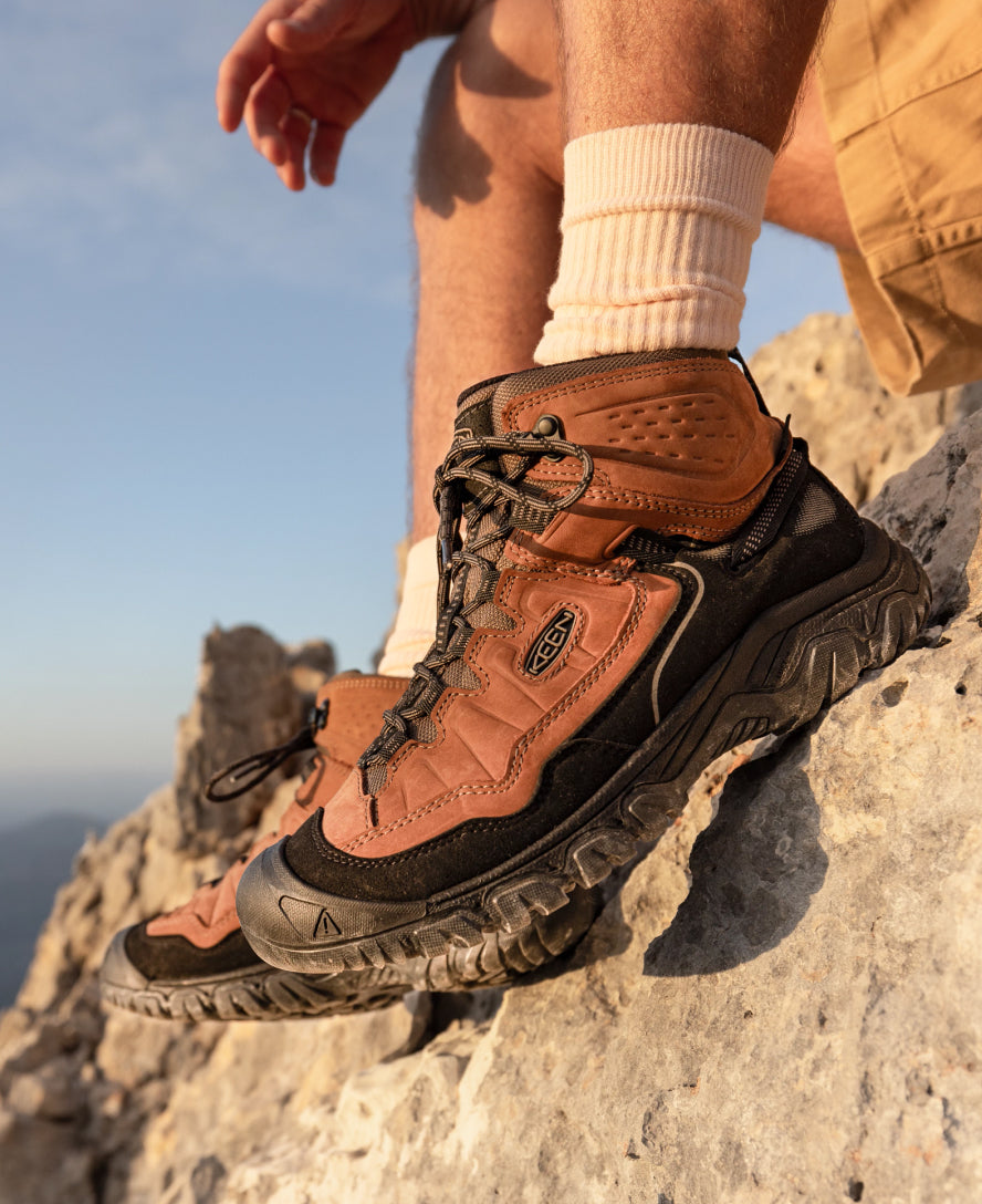 Mens Targhee IV Wide Waterproof Hiking Boot BisonBlack