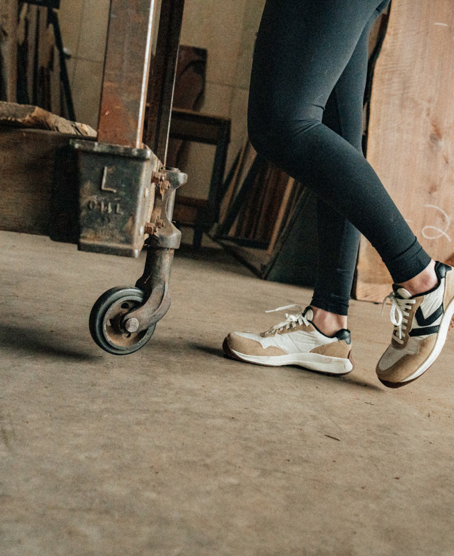 Womens KS86 Utility Work Sneaker Carbon Toe MagnetGum