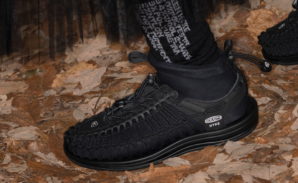 Womens UNEEK High Top x HYKE HYKE Black