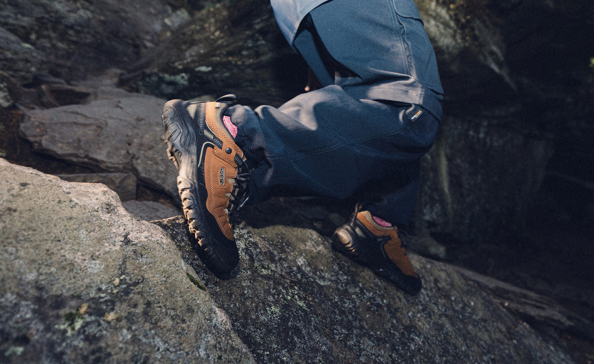 Mens Targhee IV Wide Waterproof Hiking Shoe BisonBlack