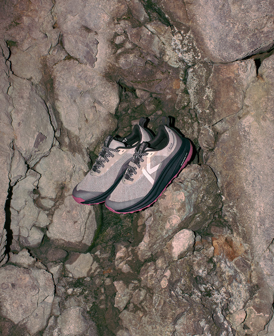 Womens Roam Trail Running Shoe VaporOrchid Smoke